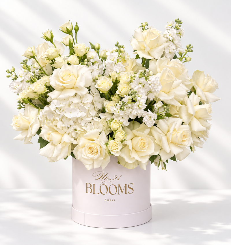 Neige Éternelle — All-White Hat Box Bouquet | No.21 Blooms Dubai